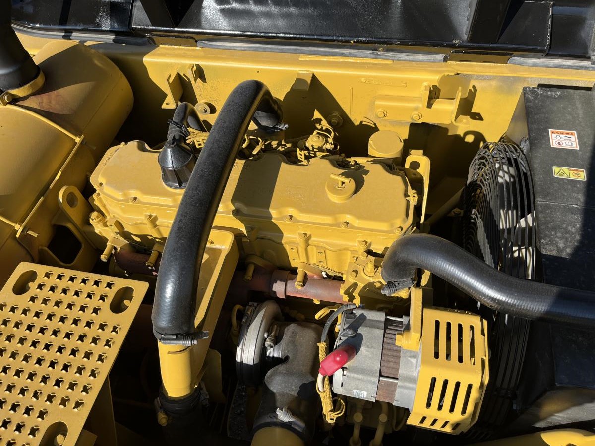 ./imagenes/INVOICE/2019/17349/EXCAVATOR CATERPILLAR 325CL (2).JPG